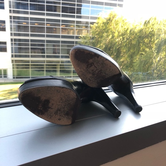 Stuart Weitzman Peep Platform Pumps - Picture 5 of 8